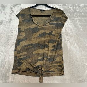 Lucky Brand Tie Front Cap Sleeve V Neck Top Women’s XS Green Camo